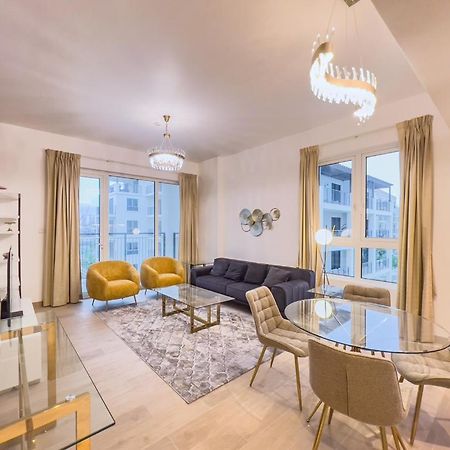Lovely 2-Bedroom Vacation Home Near Beach Dubai Luaran gambar