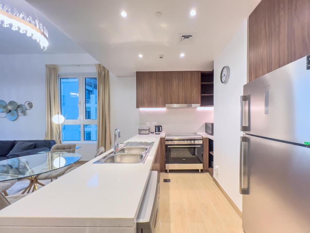 Lovely 2-Bedroom Vacation Home Near Beach Dubai Luaran gambar