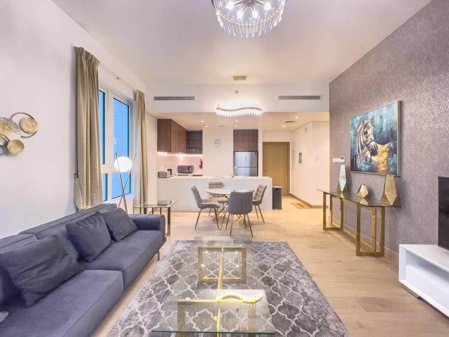 Lovely 2-Bedroom Vacation Home Near Beach Dubai Luaran gambar