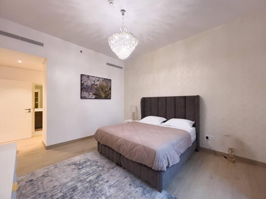 Lovely 2-Bedroom Vacation Home Near Beach Dubai Luaran gambar