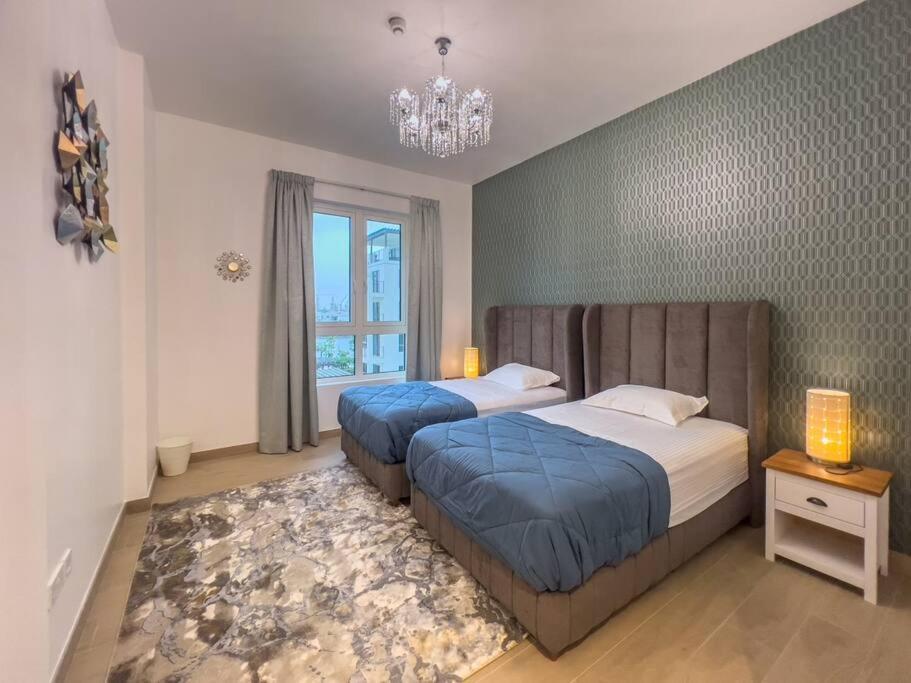 Lovely 2-Bedroom Vacation Home Near Beach Dubai Luaran gambar