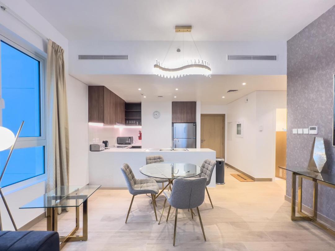 Lovely 2-Bedroom Vacation Home Near Beach Dubai Luaran gambar